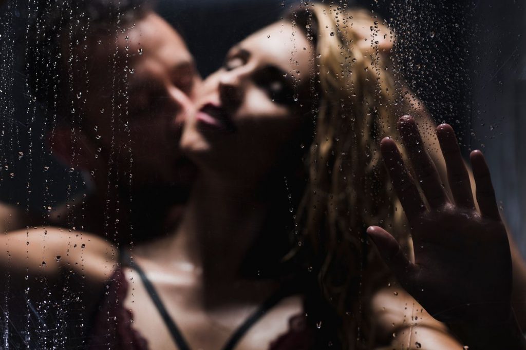 snapsext members having sex under the rain